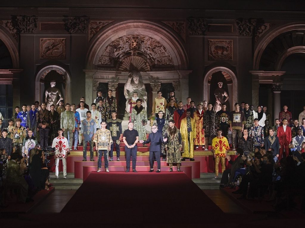 Moda, svolta sostenibile per Dolce&Gabbana: addio pellicce animali, benvenuta faux fur in tutte le Collezioni a partire dal 2022