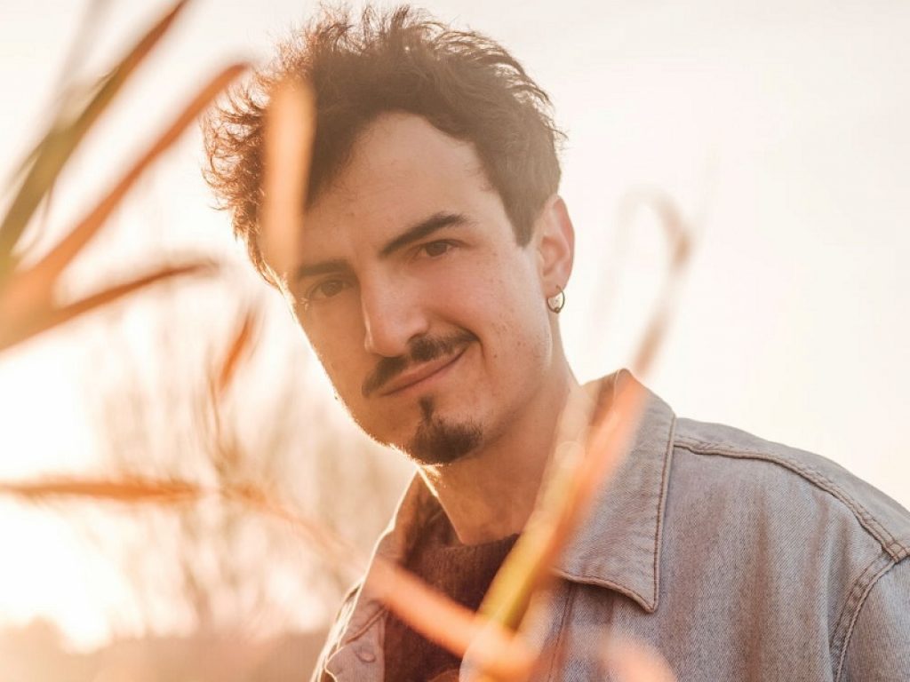 Sanremo Giovani: Folcast racconta la sua "Scopriti"