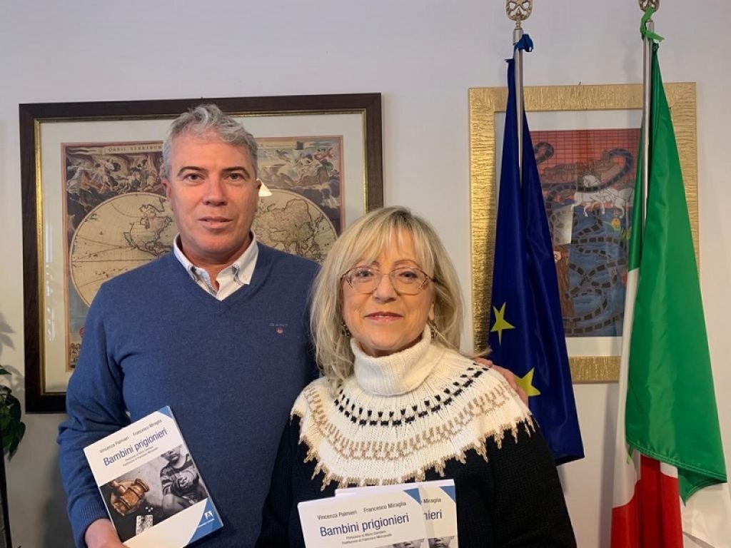 Palmieri e Miraglia in libreria con "Bambini prigionieri"