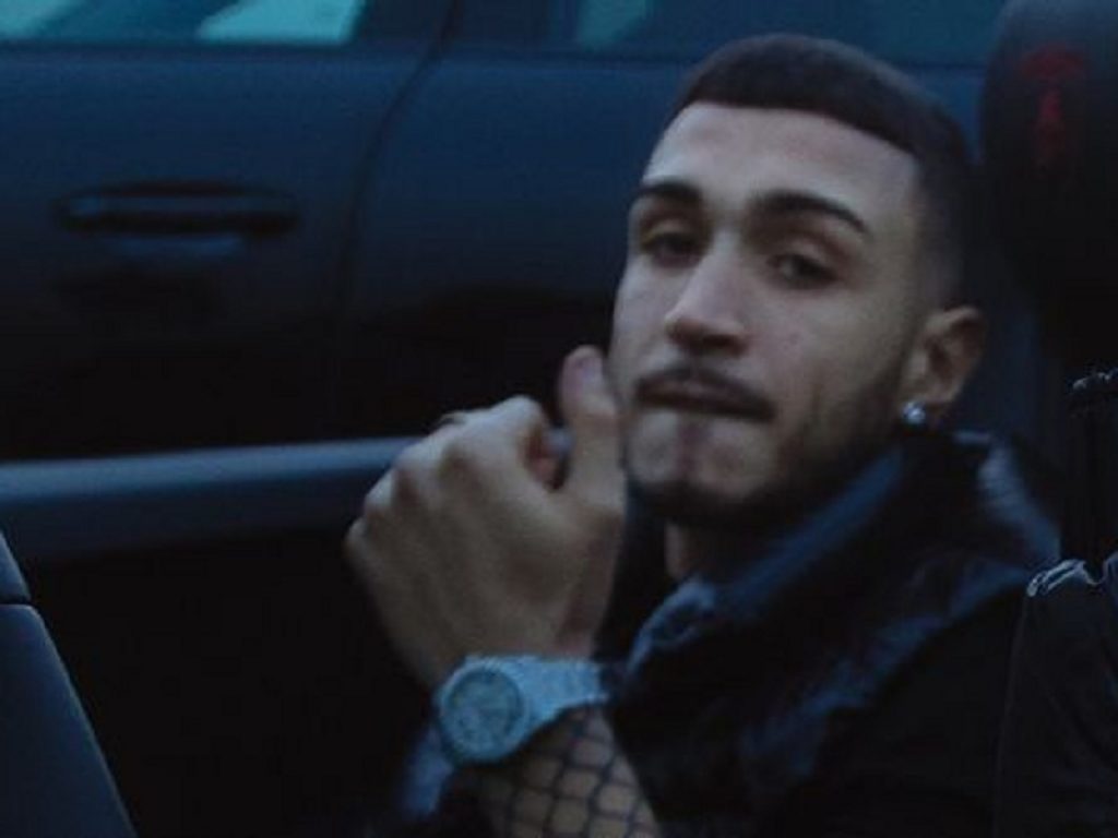 Disponibile online su tutte le piattaforme digitali "Envidioso", il nuovo singolo che vede Capo Plaza in coppia con la star multiplatino di origini marocchine Morad