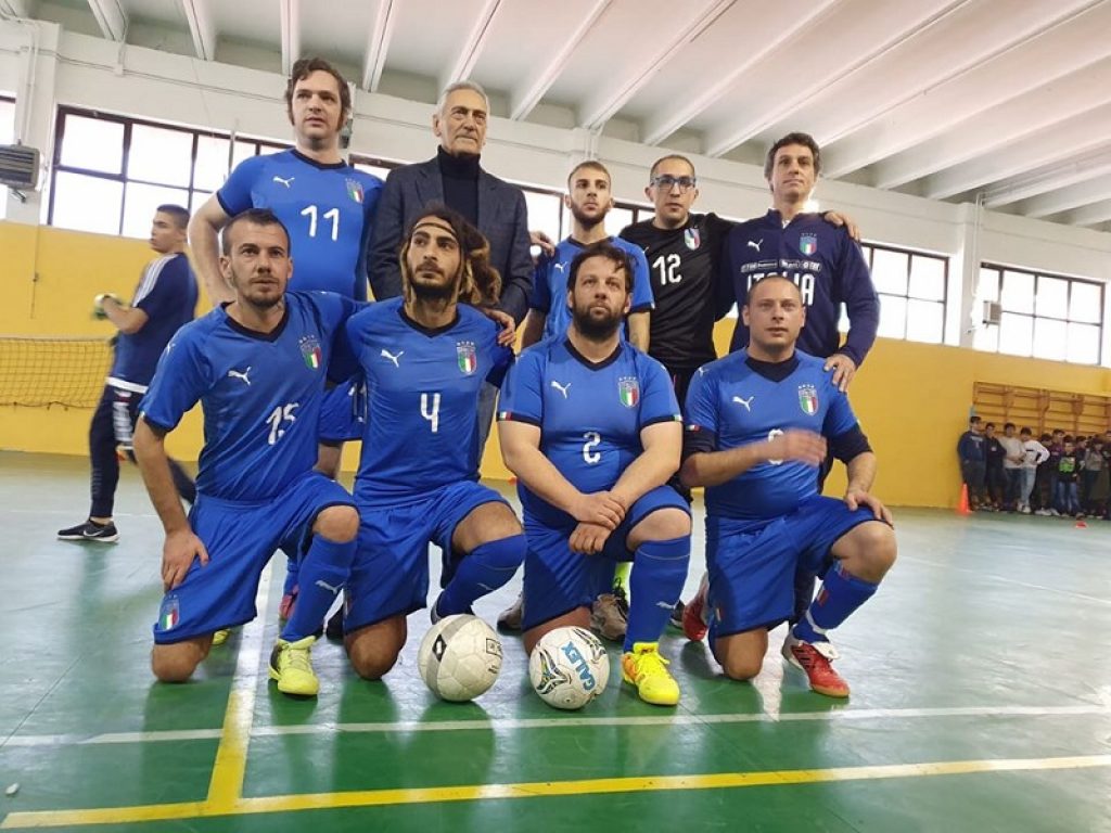 Crazy for football: in campo tutti normali