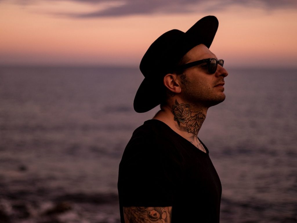 "Mostri": è online il terzo singolo di Fab