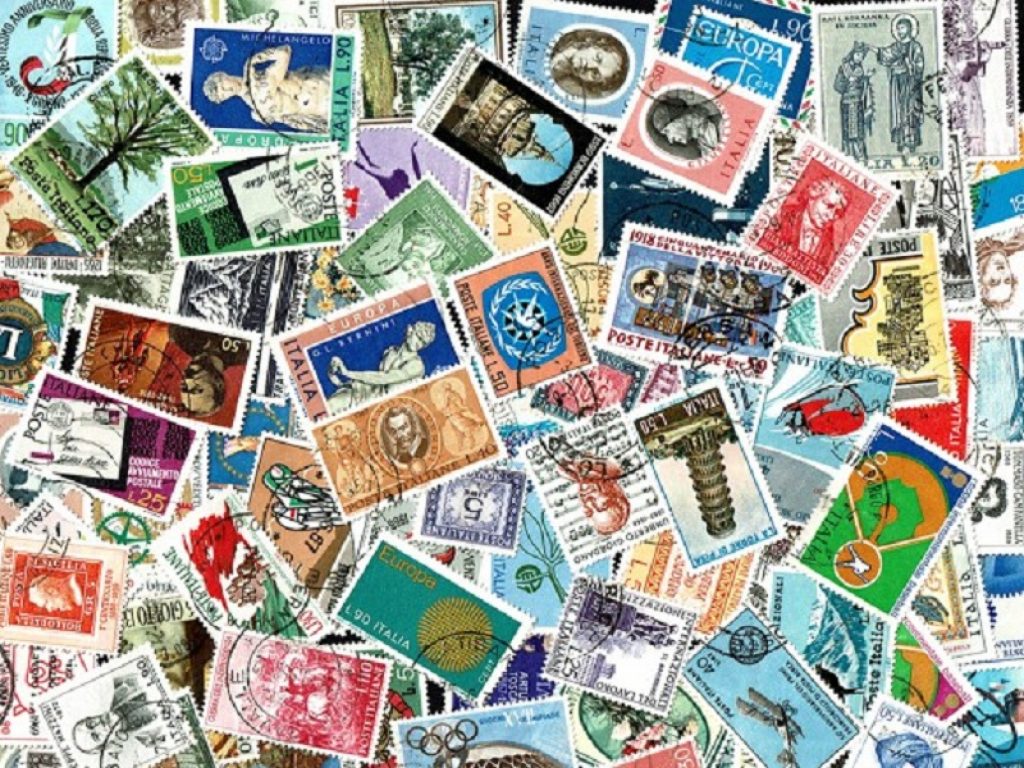 Emessi due francobolli dedicati al Santo Natale