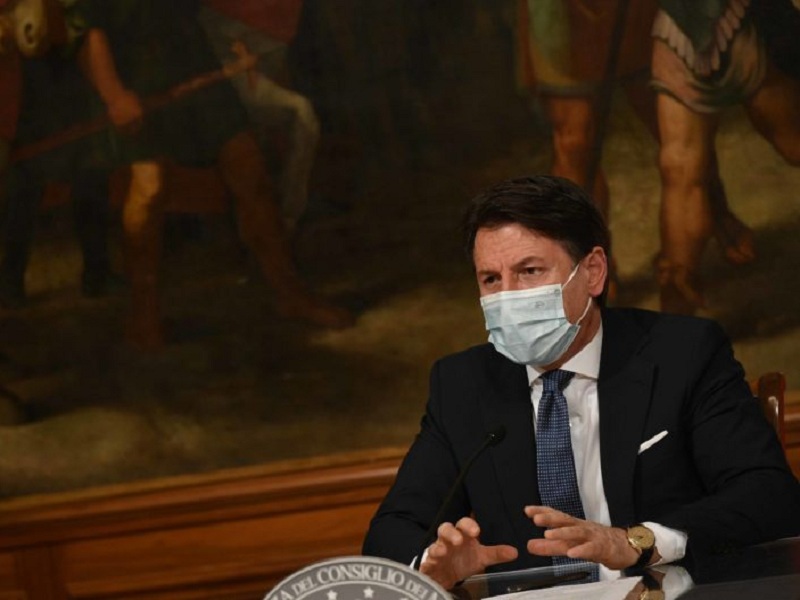 Conte avverte: "Il governo non può galleggiare"