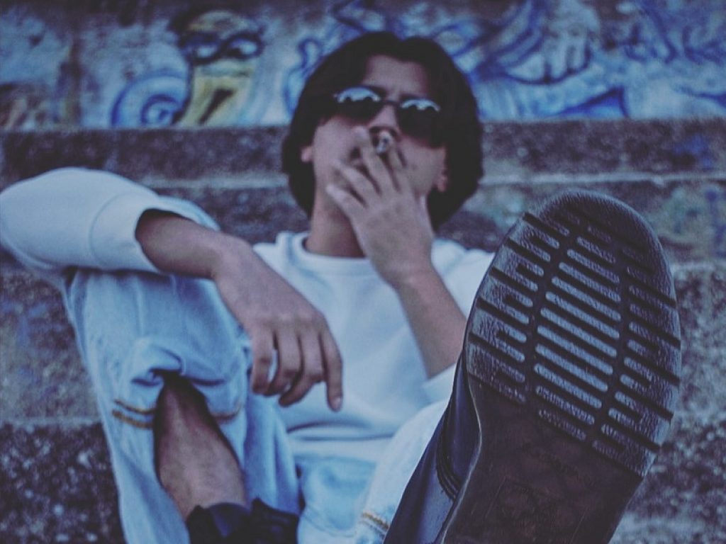 "Generale Paranoia" è l'EP di debutto di Ian Luis anticipato dal singolo "Asintomatico Credente": è disponibile su tutte le piattaforme di streaming