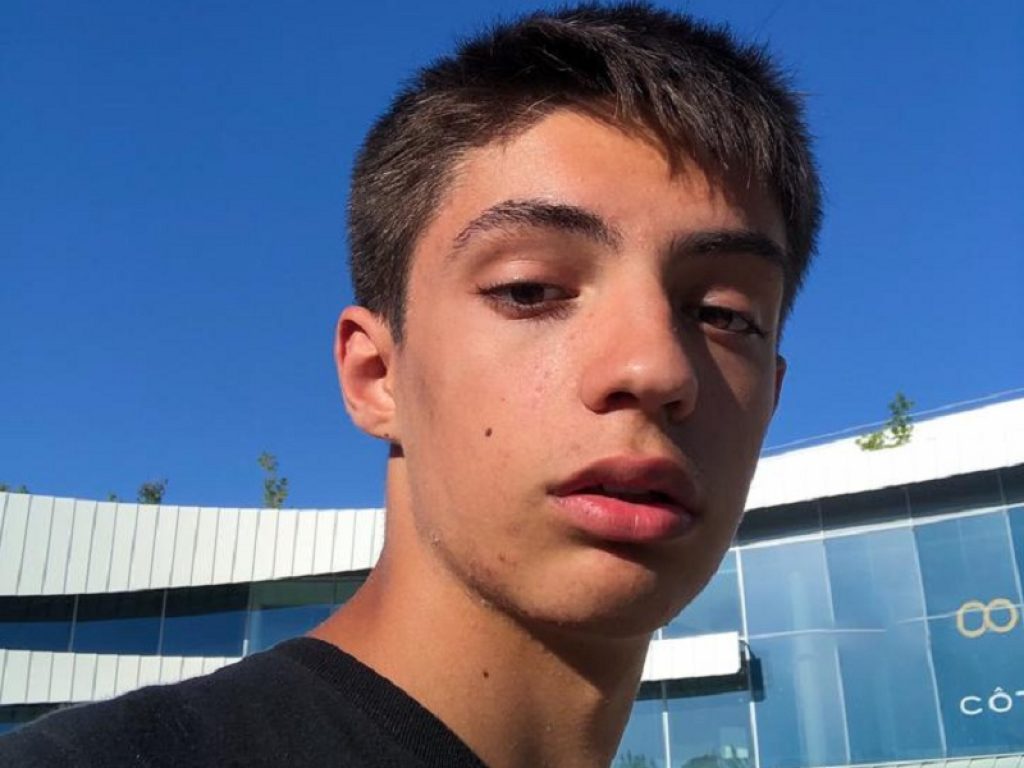 Matteo Romano, campione di streaming e visualizzazioni con la sua “Concedimi”, si racconta e svela i suoi piani per il 2021 a Diregiovani