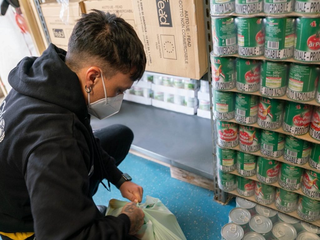 Solidarietà: Ultimo con l'Unicef a Tor Bella Monaca
