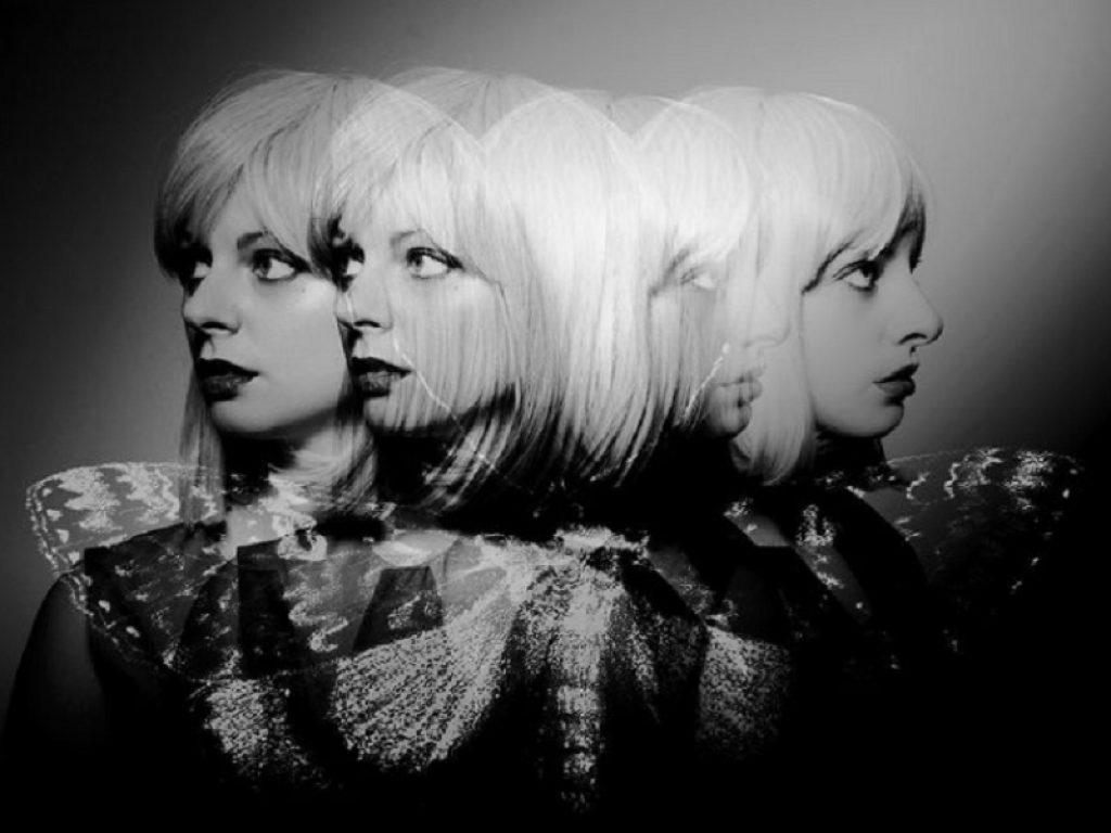 "Fast-Forward Girl": è online sulle piattaforme digitali il primo singolo dei VONAMOR tra elettronica, avant-garde e suggestioni letterarie