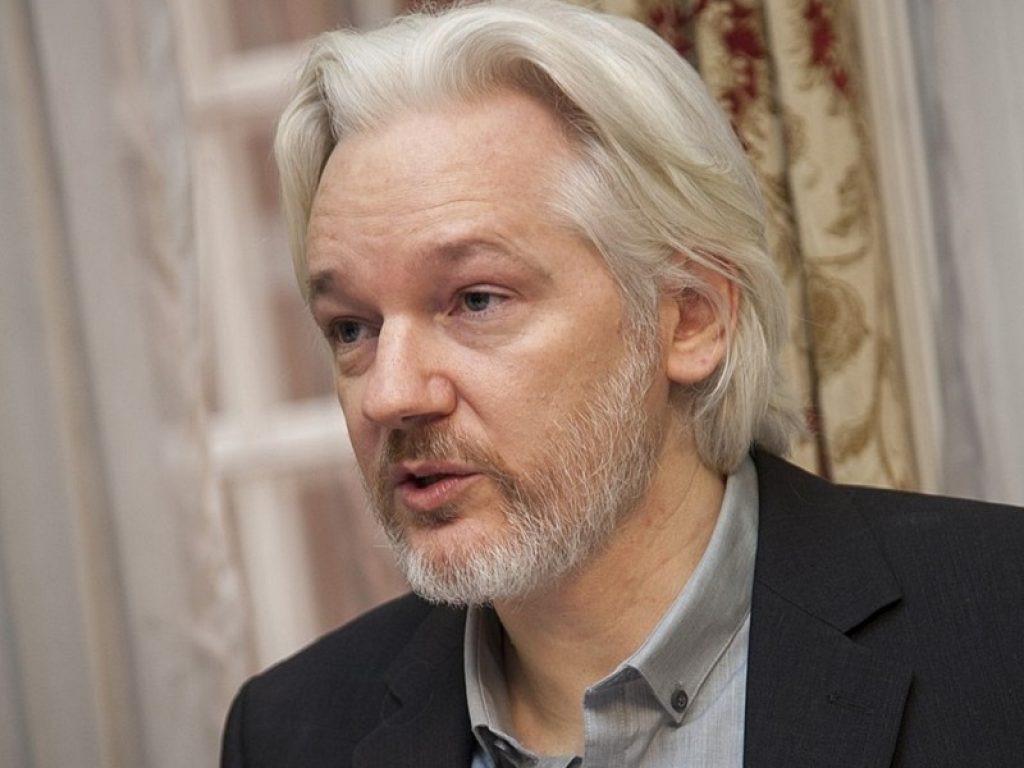 Assange resta a Londra: negata estradizione negli Usa