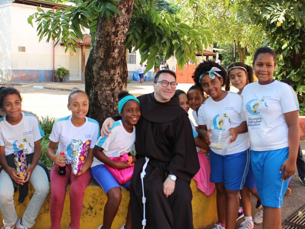 "Luce vera": la canzone ispirata dal Papa per il CEFRAD