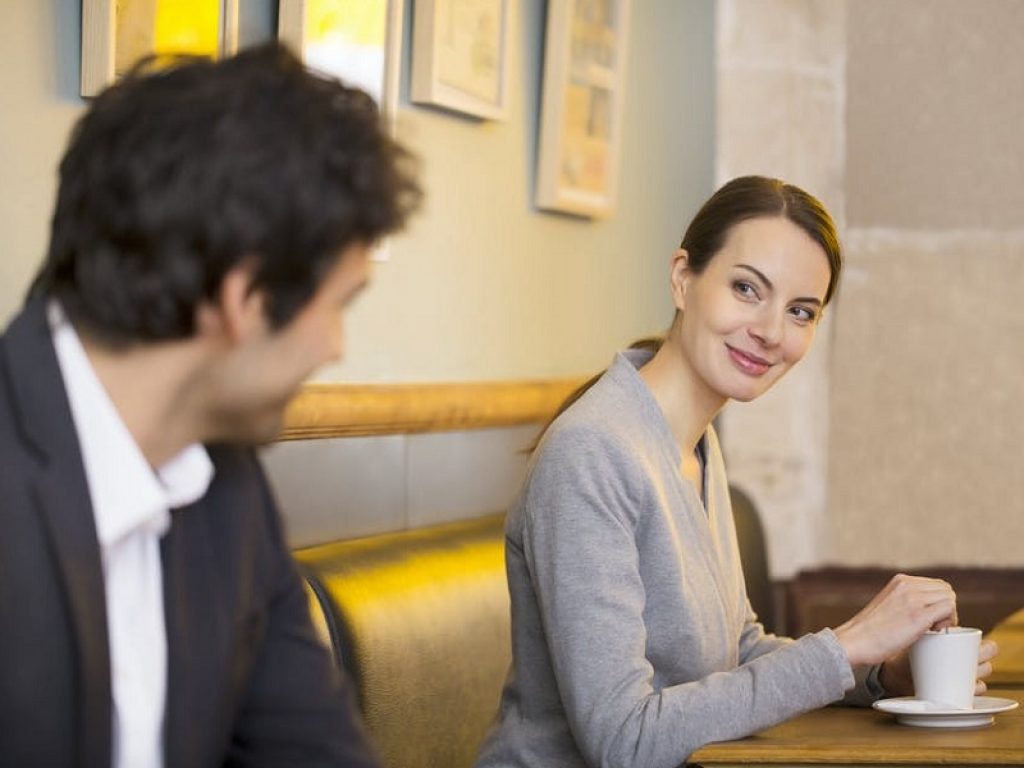 Seduzione, nuova ricerca: decifrato il codice del flirt