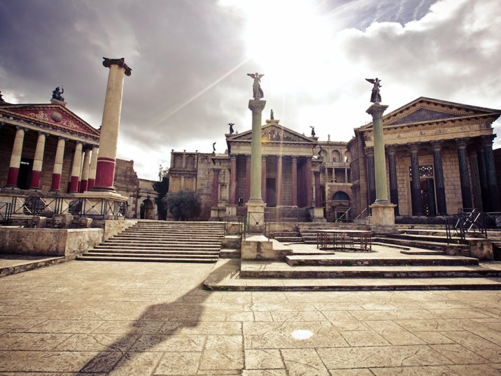 Ciak, si sfila! E Altaroma va in diretta dagli studi di Cinecittà