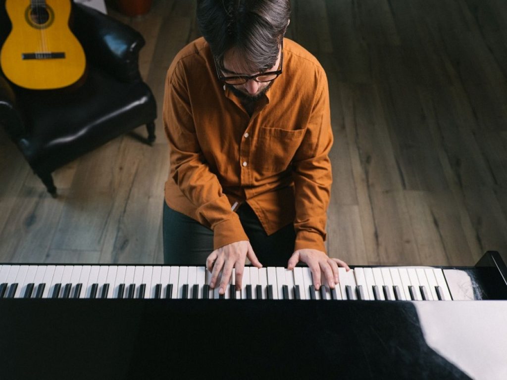 "Libertà" è il nuovo singolo del cantautore siciliano Peppe Lana