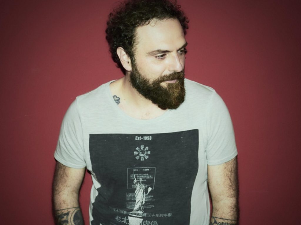 "9 ore" è il nuovo singolo di Gimbo