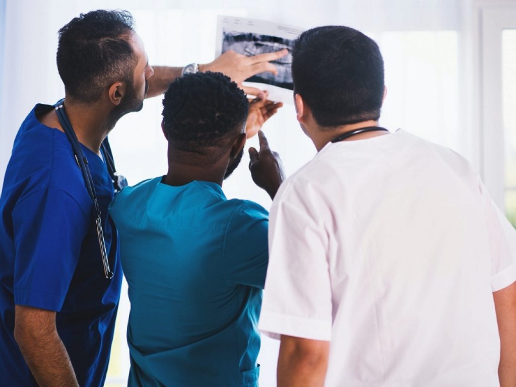 Tumore del colon: dopo i lockdown per l'emergenza Covid-19 la sopravvivenza dei pazienti è diminuita secondo una nuova analisi