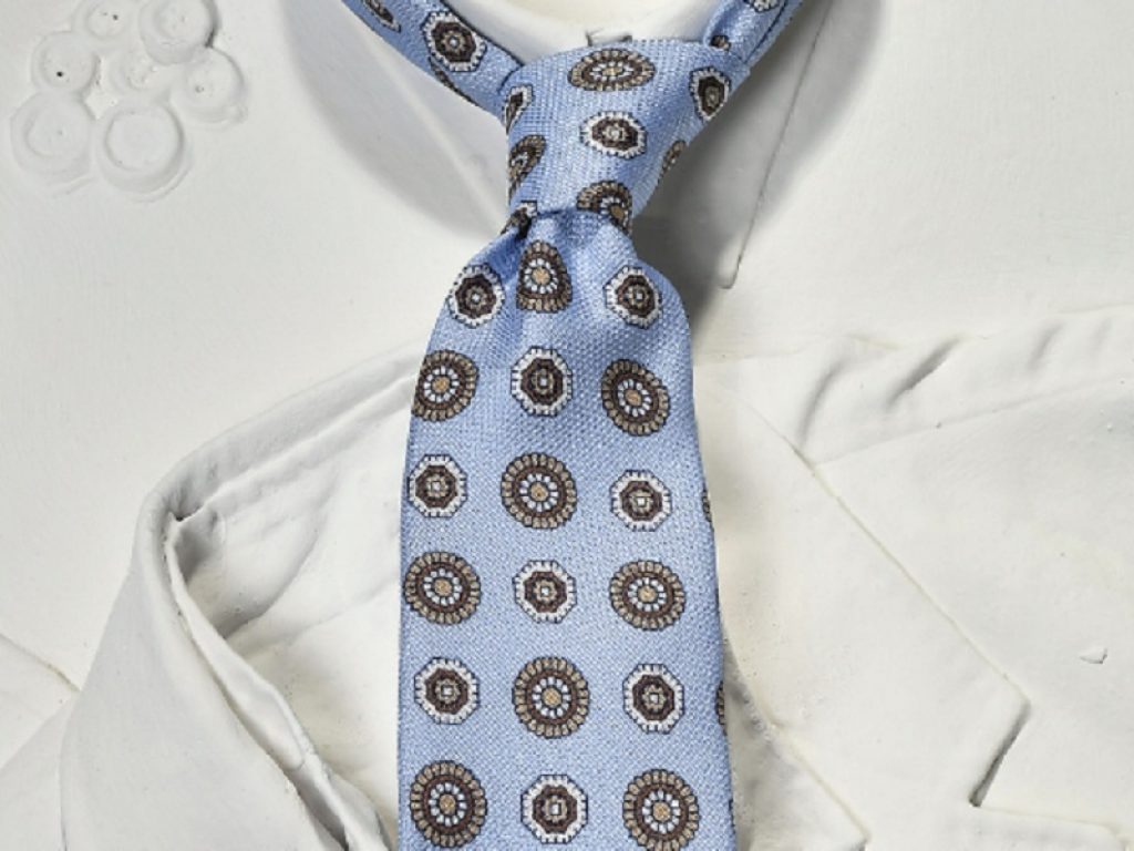 Il fascino della cravatta: come scegliere quella giusta