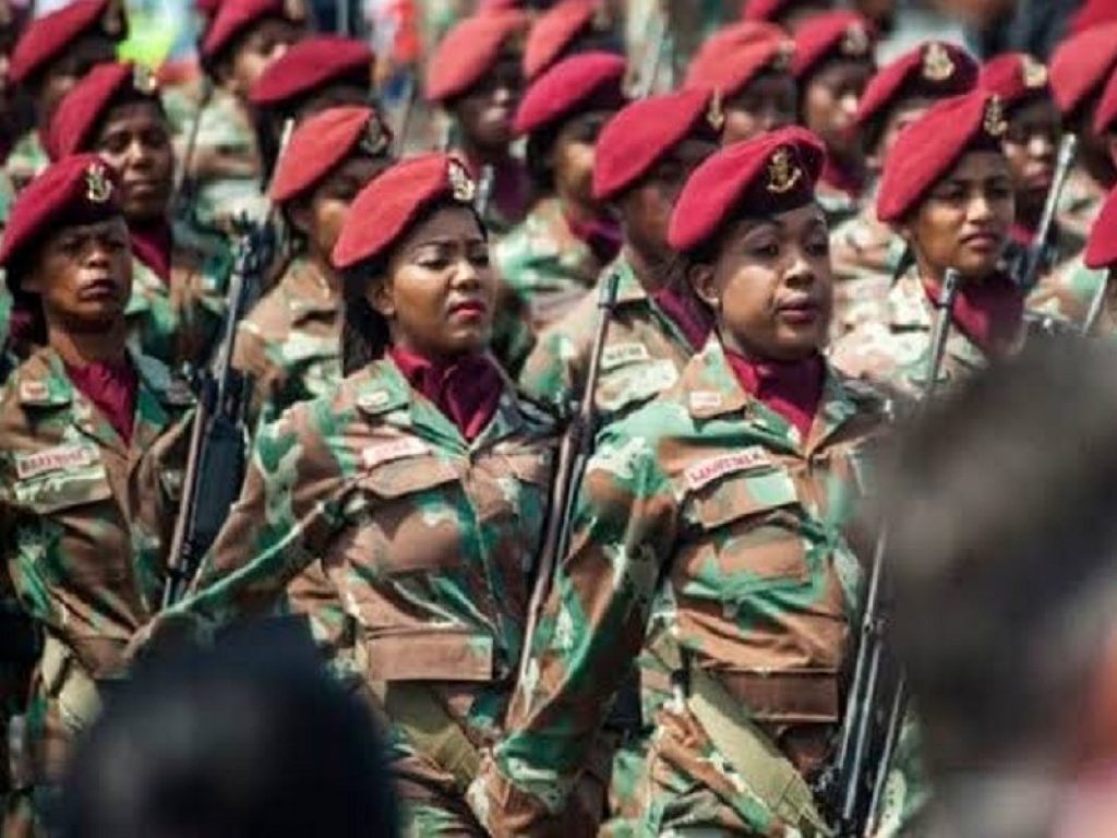 Sudafrica, autorizzato l’hijab per le soldatesse musulmane