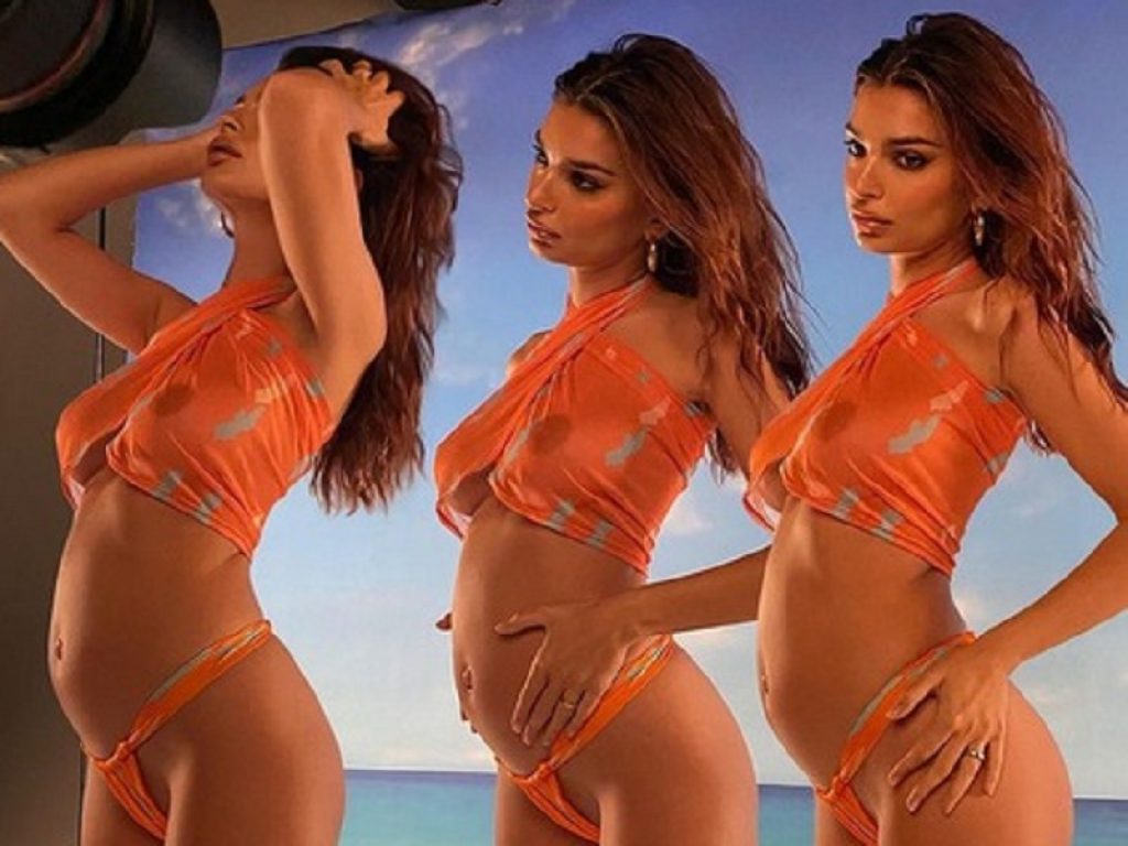 Emily Ratajkowski mostra il pancione su Instagram