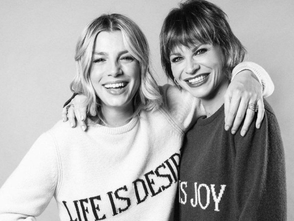 Emma e Alessandra Amoroso duettano in "Pezzo di cuore"