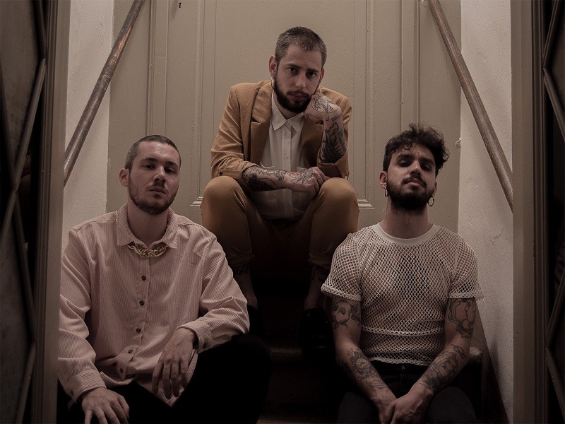 Le Endrigo online con il nuovo videoclip di "Cose più grandi di te": il brano è disponibile online su tutte le piattaforme digitali