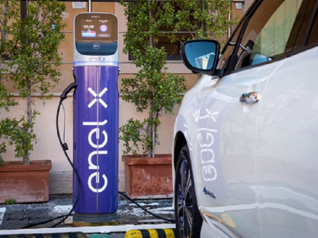 Con E-ASY ELECTRIC Nissan, Enel Energia ed Enel X offrono ai clienti che acquistano una nuova LEAF 100% elettrica vantaggi economici per la ricarica del veicolo