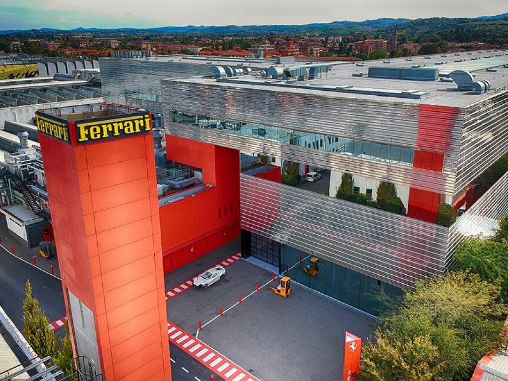 Precario della Ferrari lasciato a casa a Natale