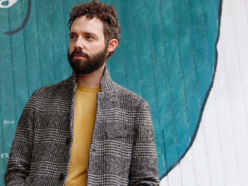 A sette anni da "A Piedi Nudi" Francesco Cerchiaro torna con "Mare": il nuovo singolo del cantautore veneto di stanza in Belgio è online