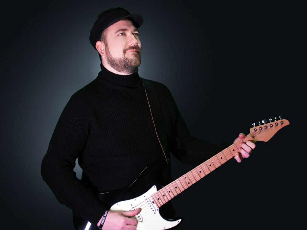 Francesco Luz in radio con "Ago di bilancia"