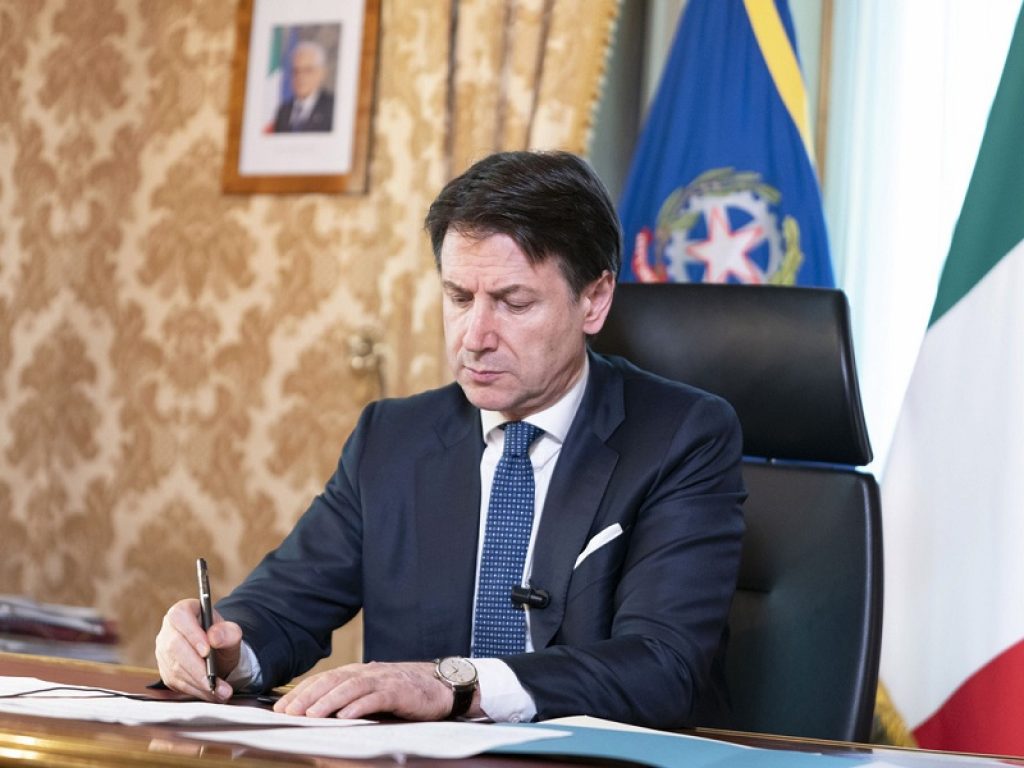 Emergenza Covid, maggioranza a confronto con gli esperti: verso una stretta dal 7 gennaio, nei weekend tutta Italia in zona rossa