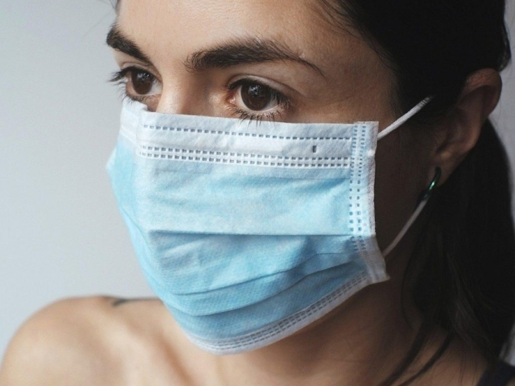 L'uso della mascherina può causare dermatiti