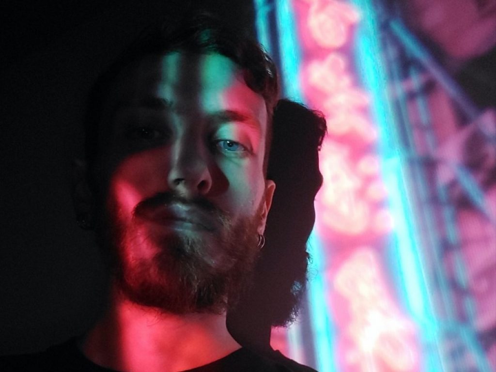 Masco online sulle piattaforme digitali e in rotazione radiofonica con il nuovo singolo "Senza perderci" fuori per Pulsing Rec