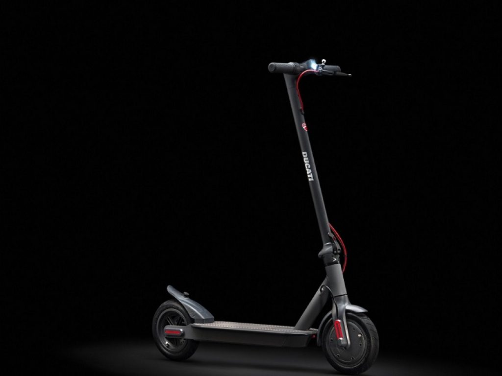 Ducati lancia un nuovo monopattino elettrico