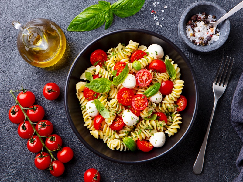 Aumentare di peso in sicurezza: ci sono alcuni alimenti particolarmente adatti da inserire nella dieta con criterio e dopo il consulto con un dietologo