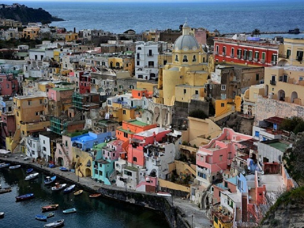 È Procida la Capitale della Cultura per il 2022. Il ministro Franceschini: "Ci accompagnerà nell’anno della ripartenza e della rinascita"