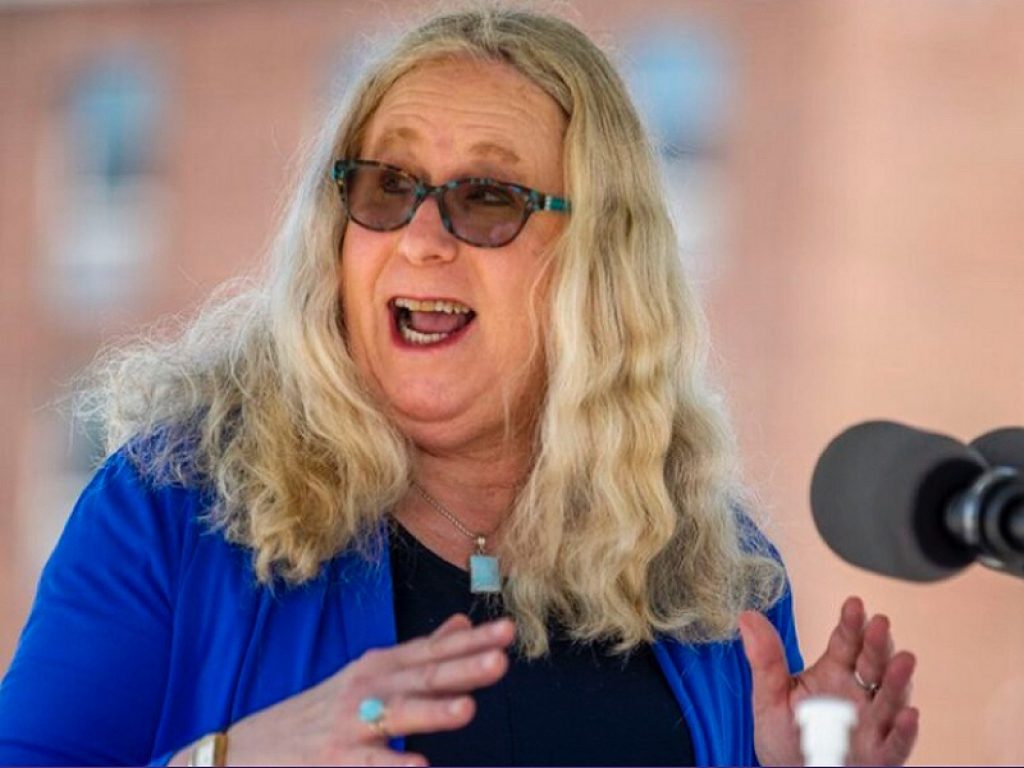 Levine con Biden: è la prima sottosegretaria transgender