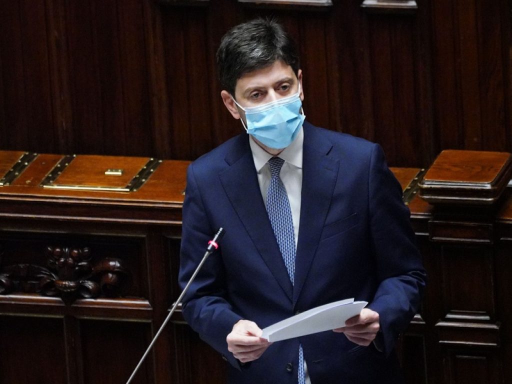 Covid, nuova ordinanza del Ministero della Salute: la Valle d’Aosta finisce in zona arancione. La Campania diventa gialla