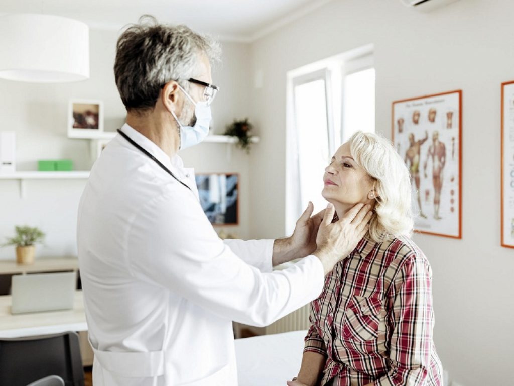 Virale, batterica, acuta: i diversi tipi di tonsillite