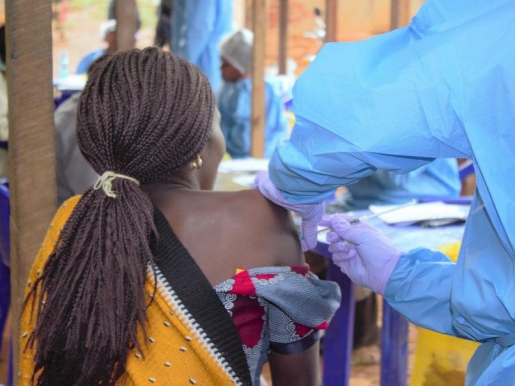 Africa Cdc: a febbraio 270 milioni di vaccini Covid