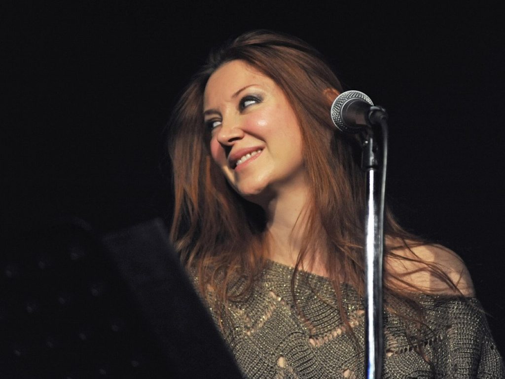 Valentina Mattarozzi in radio con "Nostalgie"