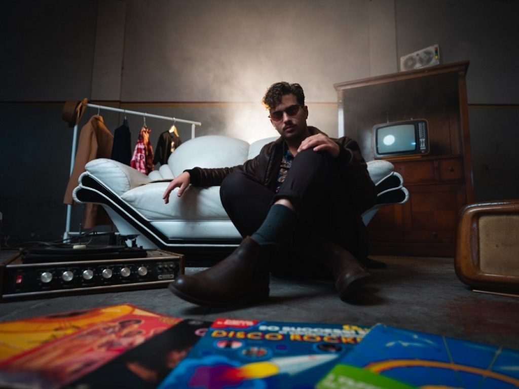 Alessandro Mineo torna con "Stelle cadenti"