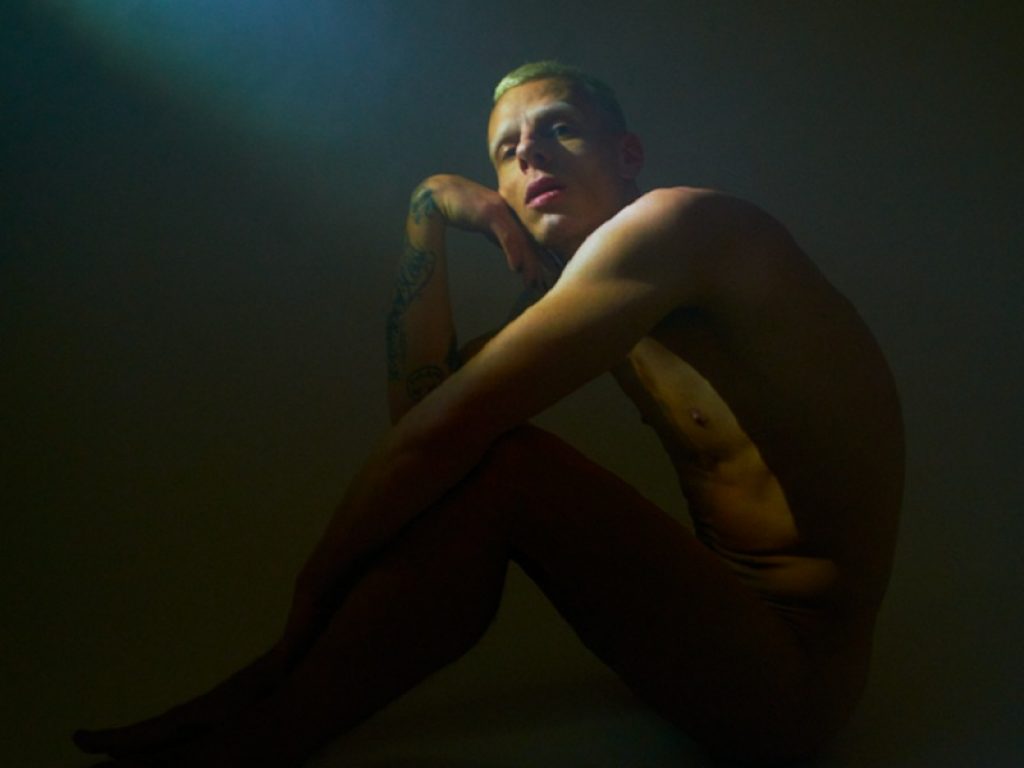 Boss Doms a nudo nel nuovo singolo "Pretty face"