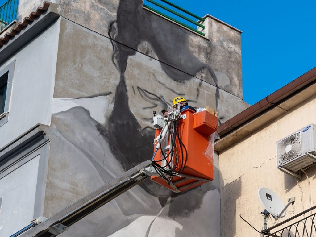 Street Art: LAOS ridipinge Santa Maria del Cedro