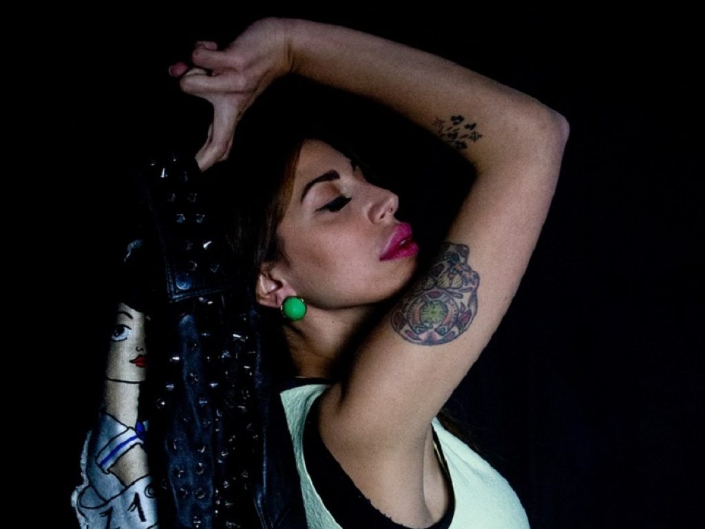 Marika in radio con la canzone "Questa sono io"