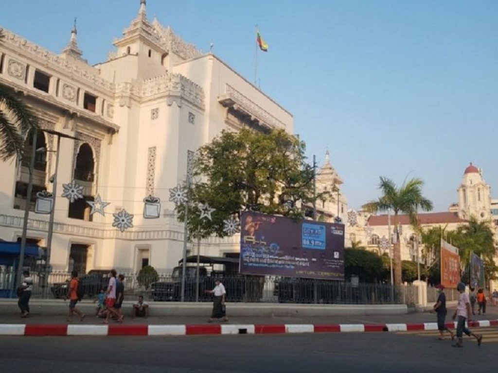 Myanmar, la giunta militare blocca Facebook