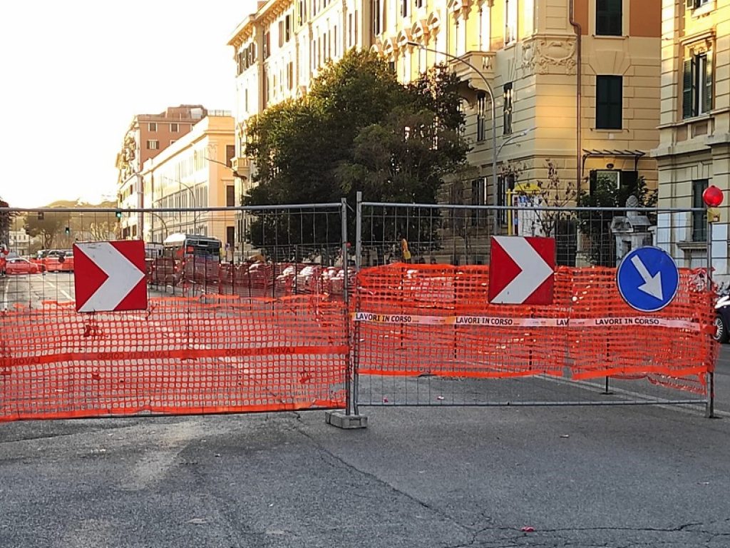 Il pasticciaccio della ciclabile di San Giovanni. Movimento Storico Romano: "Cittadini e automobilisti prigionieri della singolare trovata del Campidoglio"
