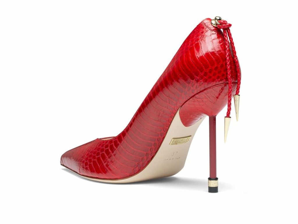 Le Revolver Requeen Venexia non guardano al genere