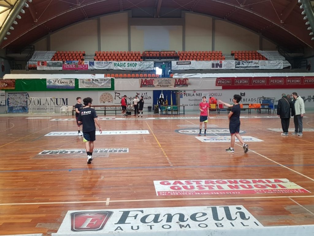 Pallamano Crotone verso Andria dopo lo stop forzato