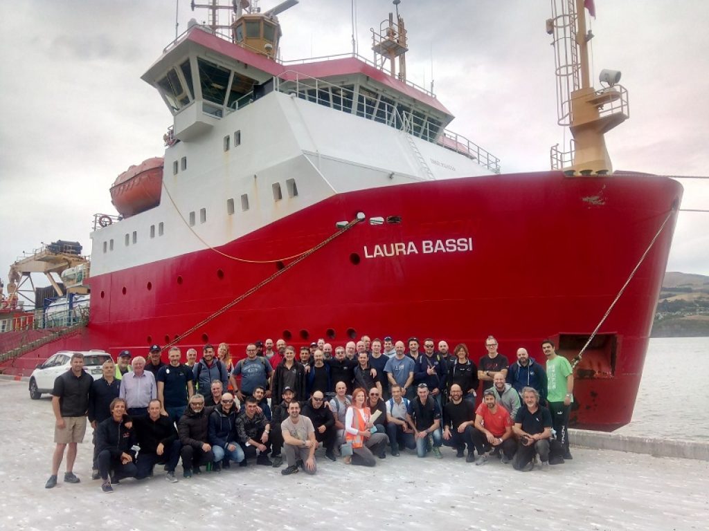 Antartide: rientra in Italia il contingente della missione PNRA 2020-21. La “Laura Bassi” è arrivata nel porto di Lyttelton in Nuova Zelanda