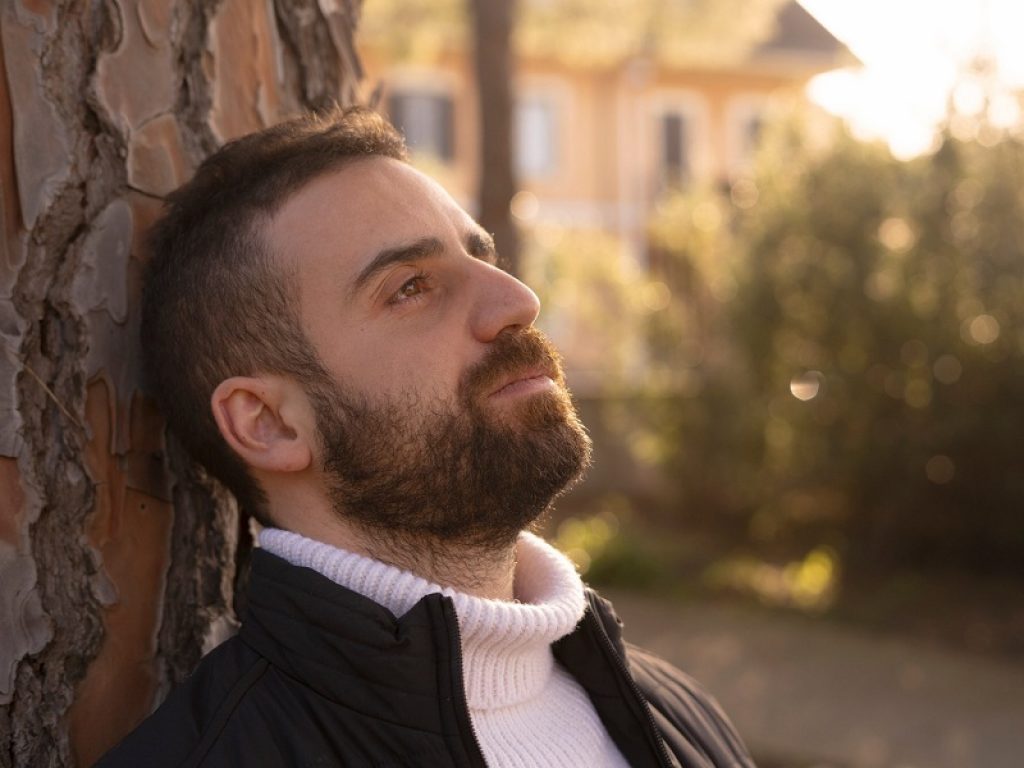 Seb Puggioni in radio con la canzone "Negli occhi"