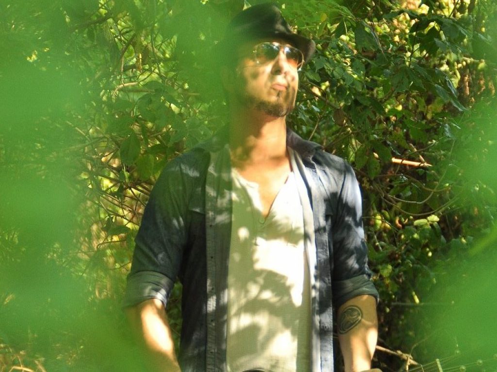 Checkmaze online con il videoclip di "Time"